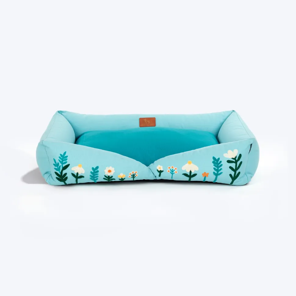 HUFT Gardenia Lounger Bed For Dog - Ice Blue