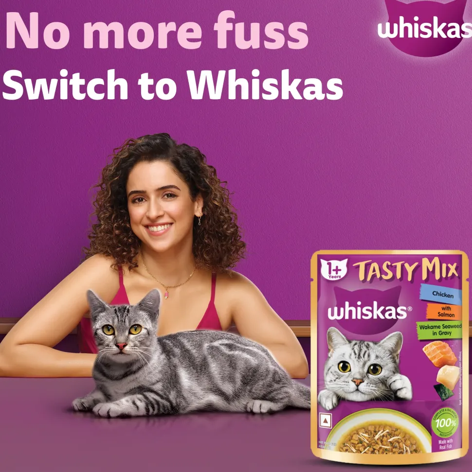 Whiskas Tasty Mix Wet Food Made With Real Fish (Salmon & Wakame Seaweed) With Chicken in Gravy For Adult (1+ year) Cat - 70 gm Pack