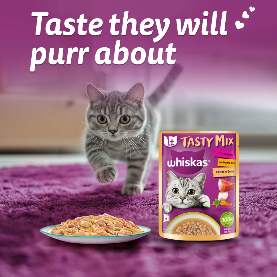 Whiskas Tasty Mix Wet Food Made With Real Fish (Tuna & Kanikama), And Carrot in Gravy For Adult (1+ year) Cat - 70 gm Pack